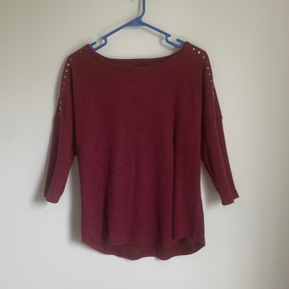 Maroon sweater - Picture 1 of 2